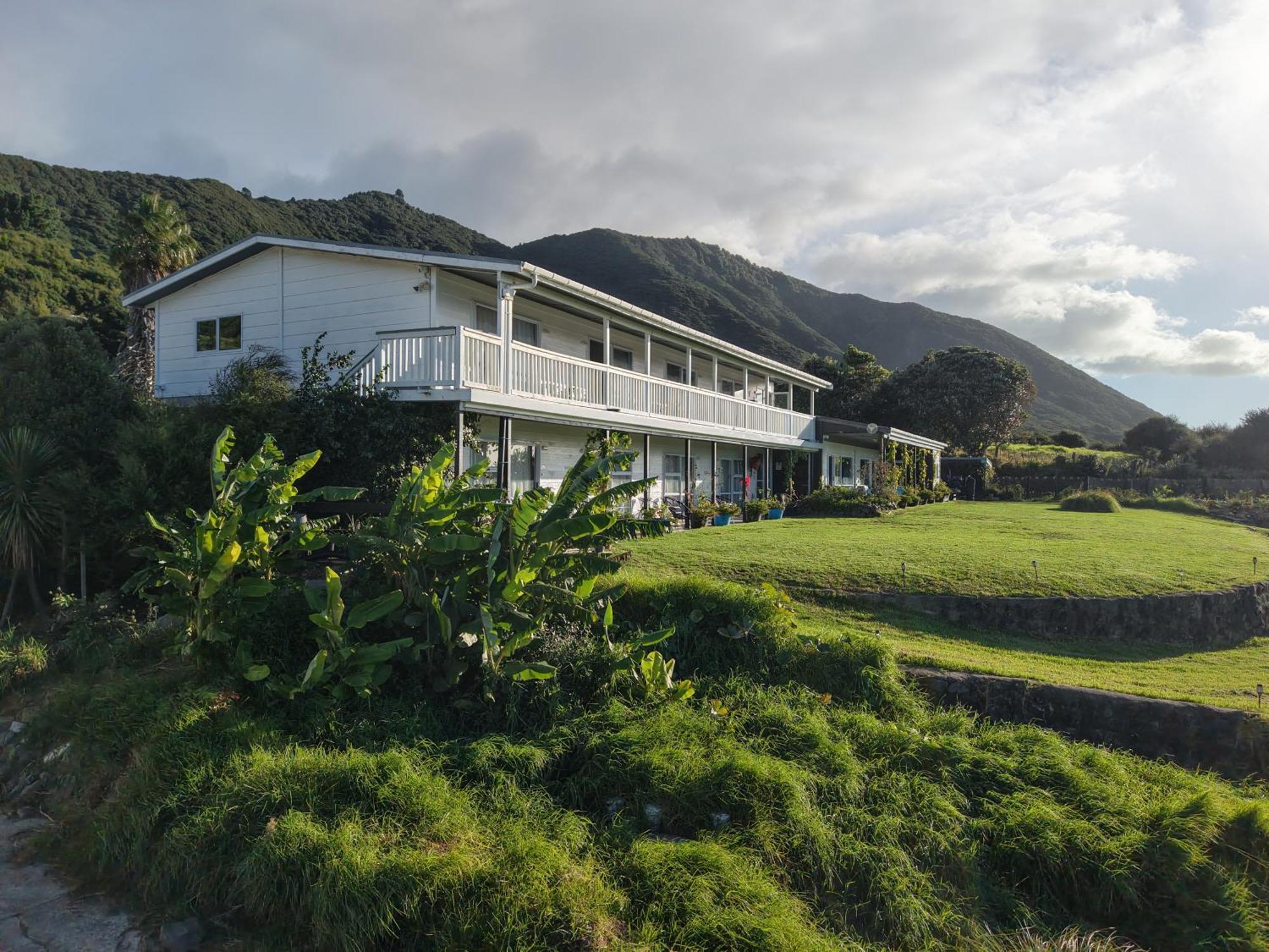 Lottin Point Motel Cape Runaway Bagian luar foto